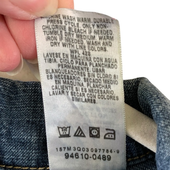 Levi Strauss Signature Women’s Denim Jacket - Picture 5 of 6